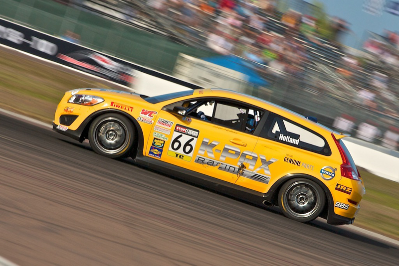 Illustration for article titled Project Grocery Getter hits the track: St. Pete race report
